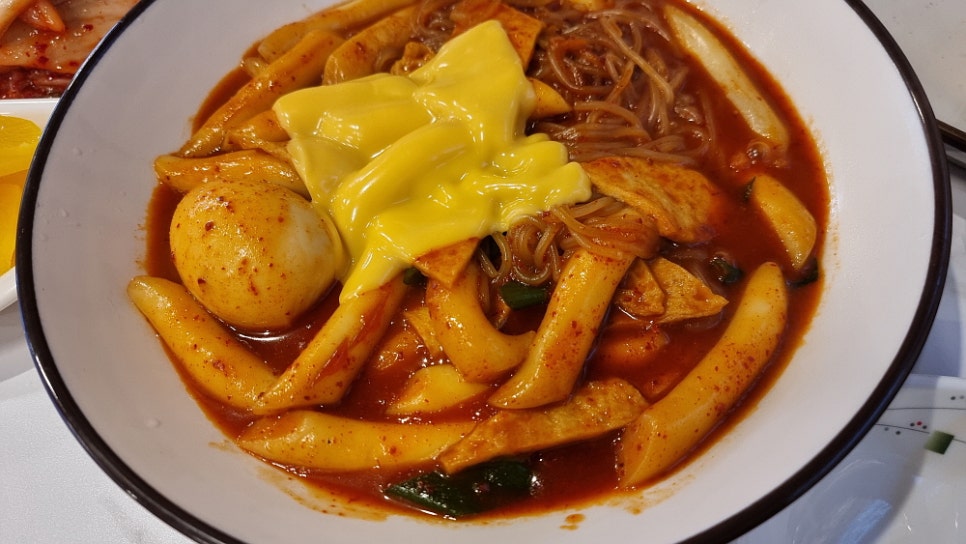 어떻게 이렇게 익숙하고 친근한 분식집 맛이 날 수 있을까? 포천시 영북면 짱구분식 