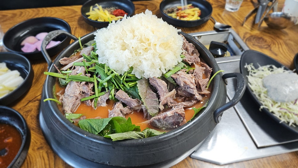 영양탕으로 인기몰이를 하고 있는 염소고기를 맛나게, 포천시 소흘읍 가산흑염소